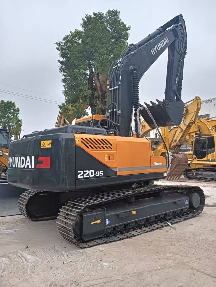 Hyundai 220 LC-9S - Crawler excavator: picture 1 Hyundai 220 LC-9S - Crawler excavator: picture 1