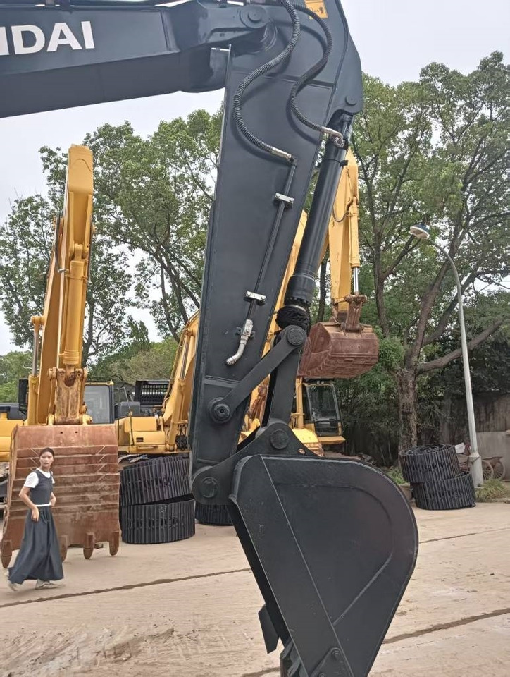 Hyundai 220 LC-9S - Crawler excavator: picture 4 Hyundai 220 LC-9S - Crawler excavator: picture 4