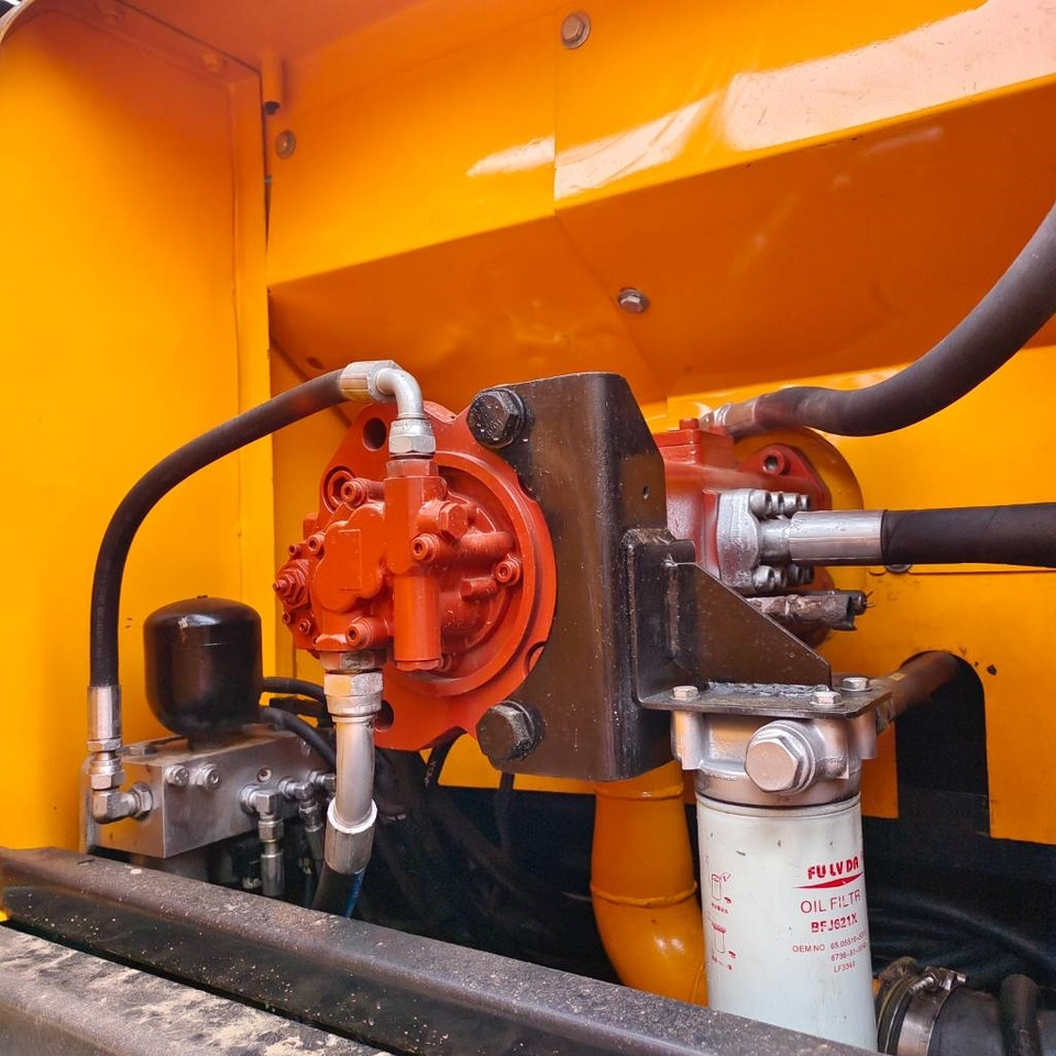 Hyundai 220LC-9S - Crawler excavator: picture 5 Hyundai 220LC-9S - Crawler excavator: picture 5