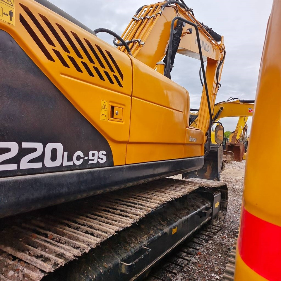 Hyundai 220LC-9S - Crawler excavator: picture 3 Hyundai 220LC-9S - Crawler excavator: picture 3