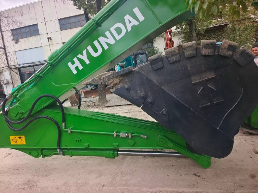 Hyundai 305 LC-9S - Crawler excavator: picture 5 Hyundai 305 LC-9S - Crawler excavator: picture 5