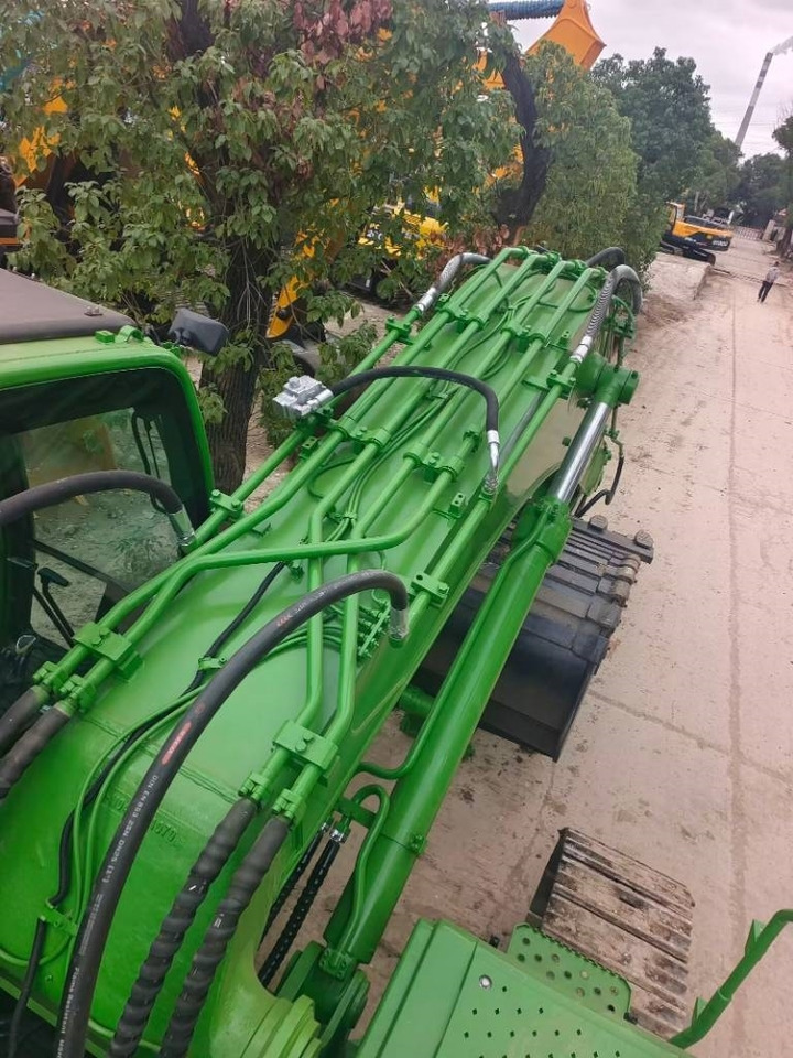 Hyundai 305 LC-9S - Crawler excavator: picture 4 Hyundai 305 LC-9S - Crawler excavator: picture 4