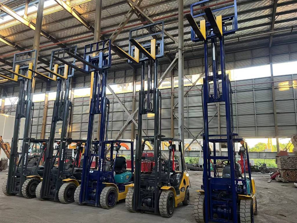 Komatsu FD 30 T-17 - Diesel forklift: picture 4 Komatsu FD 30 T-17 - Diesel forklift: picture 4