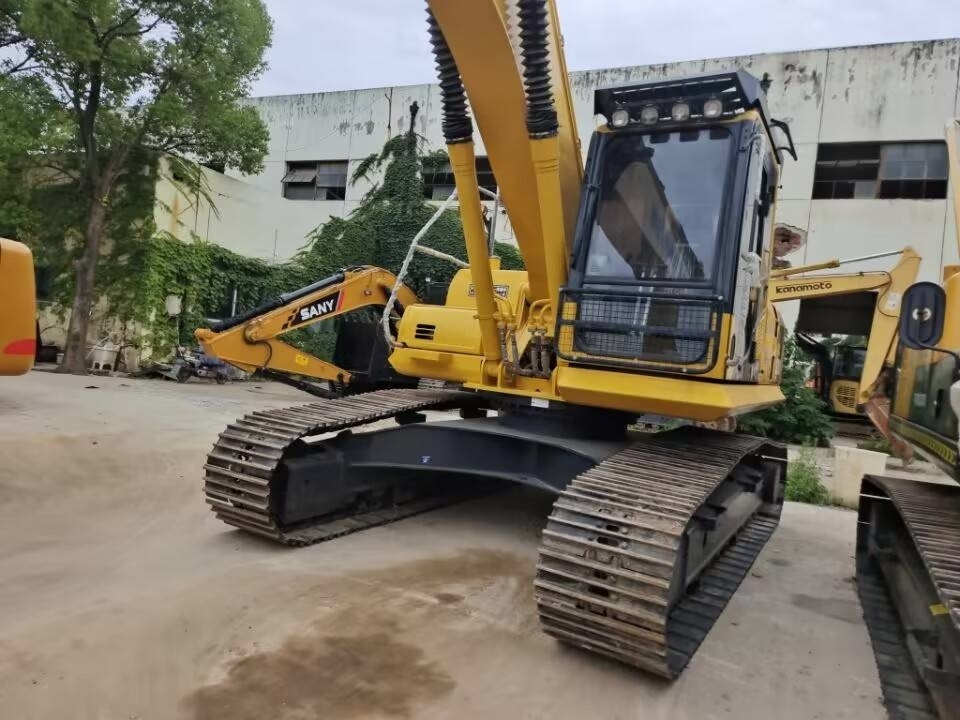 Crawler excavator Komatsu PC 200: picture 10