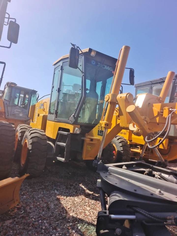 Crawler excavator XCMG GR 180: picture 6