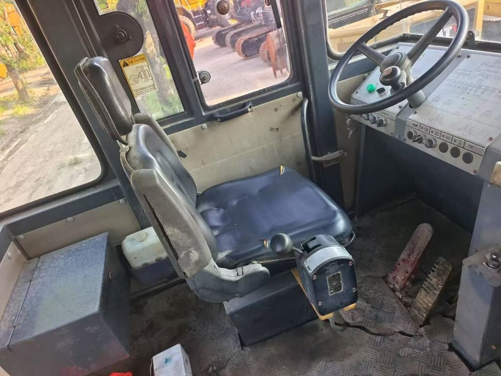 XCMG XP 263 - Pneumatic roller: picture 5 XCMG XP 263 - Pneumatic roller: picture 5