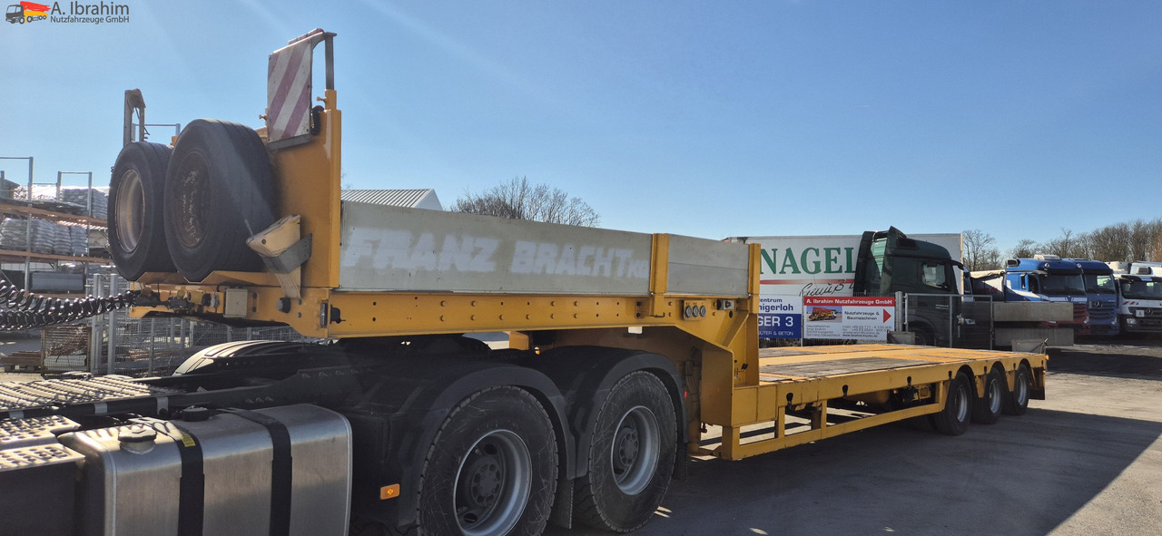 Low loader semi-trailer for transportation of heavy machinery Faymonville 3-A ausziehbar bis 18,90 m zwangsgelenkt: picture 9 Low loader semi-trailer for transportation of heavy machinery Faymonville 3-A ausziehbar bis 18,90 m zwangsgelenkt: picture 9