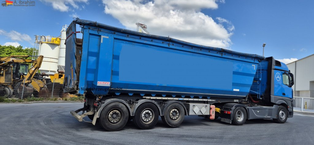 Kempf SKM 35/3 Leichter Schaden am Heck voll fahrbereit. - Tipper semi-trailer: picture 4 Kempf SKM 35/3 Leichter Schaden am Heck voll fahrbereit. - Tipper semi-trailer: picture 4