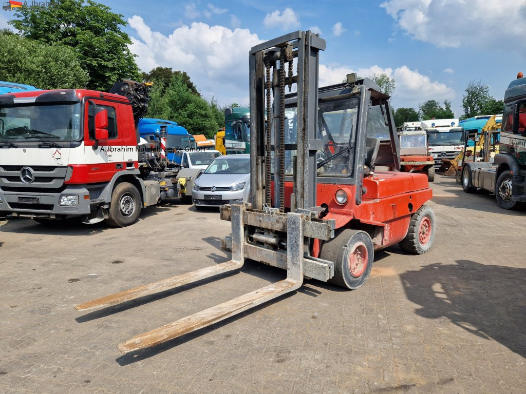 Linde H60 alt, aber läuft. 2x vorhanden, Tragfähigkeit 6000 kg - Diesel forklift: picture 1 Linde H60 alt, aber läuft. 2x vorhanden, Tragfähigkeit 6000 kg - Diesel forklift: picture 1
