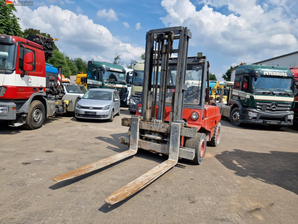 Linde H60 alt, aber läuft. 2x vorhanden, Tragfähigkeit 6000 kg - Diesel forklift: picture 5 Linde H60 alt, aber läuft. 2x vorhanden, Tragfähigkeit 6000 kg - Diesel forklift: picture 5