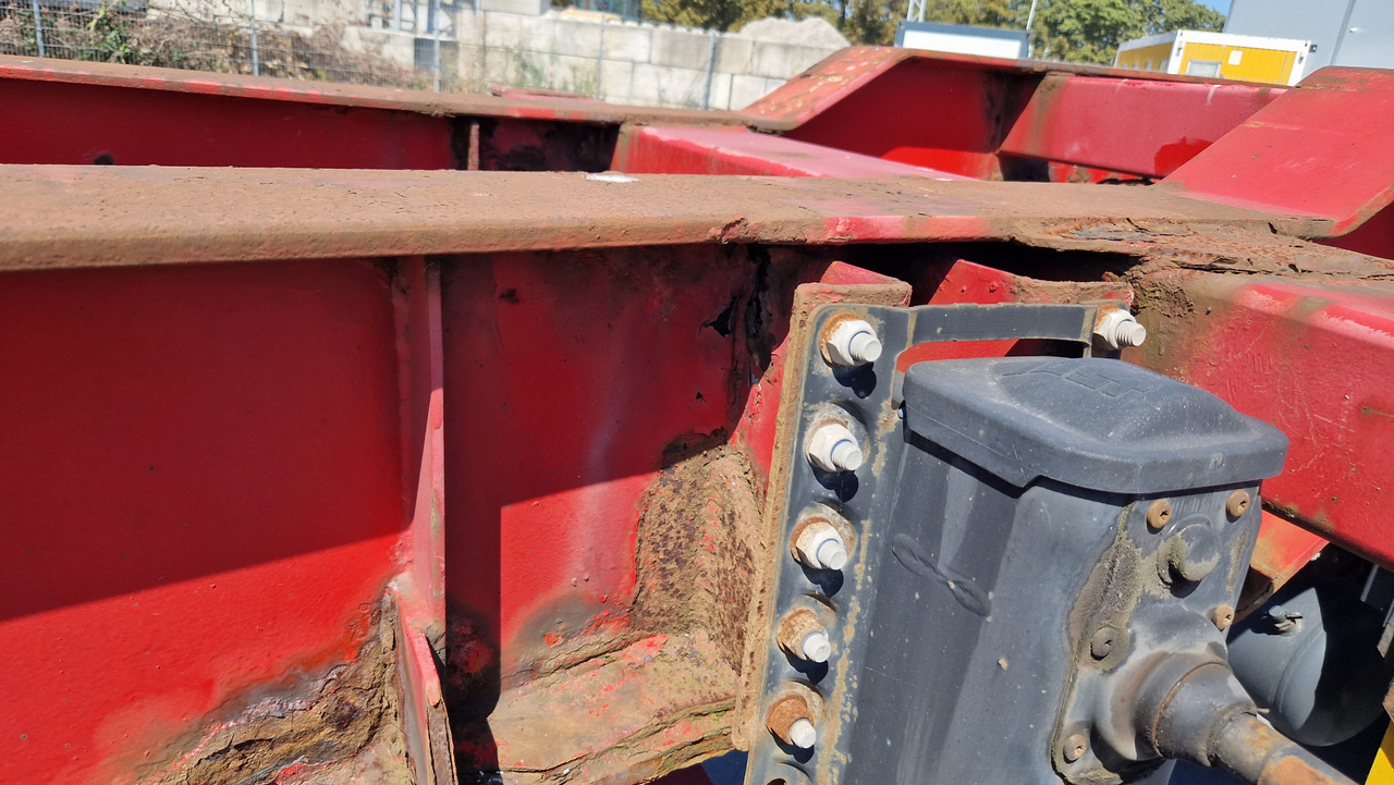 MAFA 20.30.40. ft Containerchassis - Container transporter/ Swap body semi-trailer: picture 3 MAFA 20.30.40. ft Containerchassis - Container transporter/ Swap body semi-trailer: picture 3