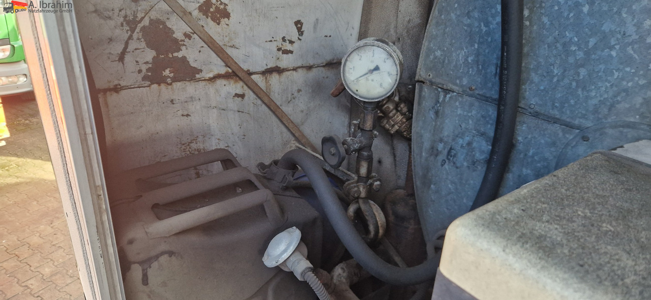 MAN TGA Asphaltspritze Schäfer 20 000 Liters - Tank truck: picture 3 MAN TGA Asphaltspritze Schäfer 20 000 Liters - Tank truck: picture 3