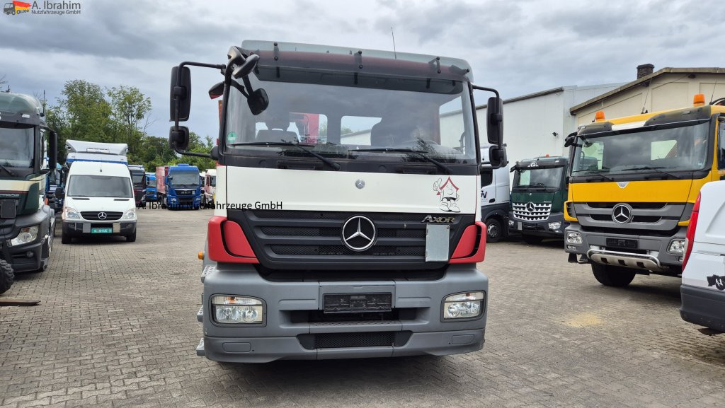 Dropside/ Flatbed truck, Crane truck Mercedes-Benz 1833 HIAB Kran, Funk FB Scheckheft gepflegt bei Mercedes: picture 9