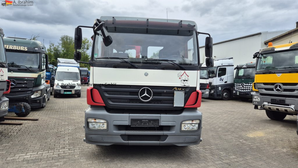 Dropside/ Flatbed truck, Crane truck Mercedes-Benz 1833 HIAB Kran, Funk FB Scheckheft gepflegt bei Mercedes: picture 8