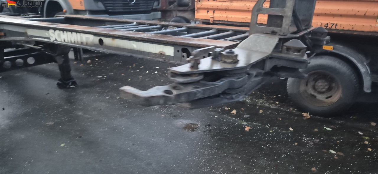 Schmitz SCF24 2x20,30,40,45 ft Multichassis, ausziehbar - Container transporter/ Swap body semi-trailer: picture 2 Schmitz SCF24 2x20,30,40,45 ft Multichassis, ausziehbar - Container transporter/ Swap body semi-trailer: picture 2