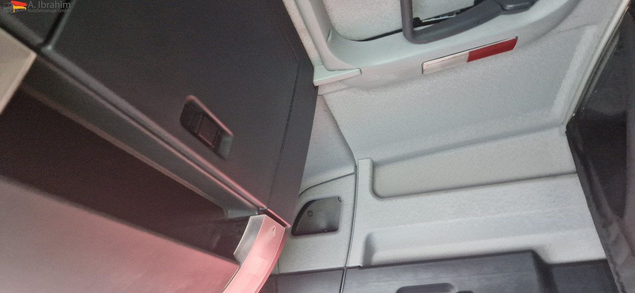 MAN TGS 18.400 PTO für Kompressor Retarder, deutsches Fahrzeug, - Tractor unit: picture 5 MAN TGS 18.400 PTO für Kompressor Retarder, deutsches Fahrzeug, - Tractor unit: picture 5