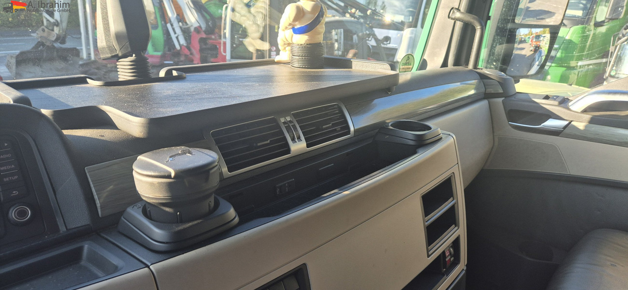 MAN TGX 18.500 Retarder | Standklima | XXL | 2x Tank | LED | deutsches Fahrzeug - Tractor unit: picture 4 MAN TGX 18.500 Retarder | Standklima | XXL | 2x Tank | LED | deutsches Fahrzeug - Tractor unit: picture 4