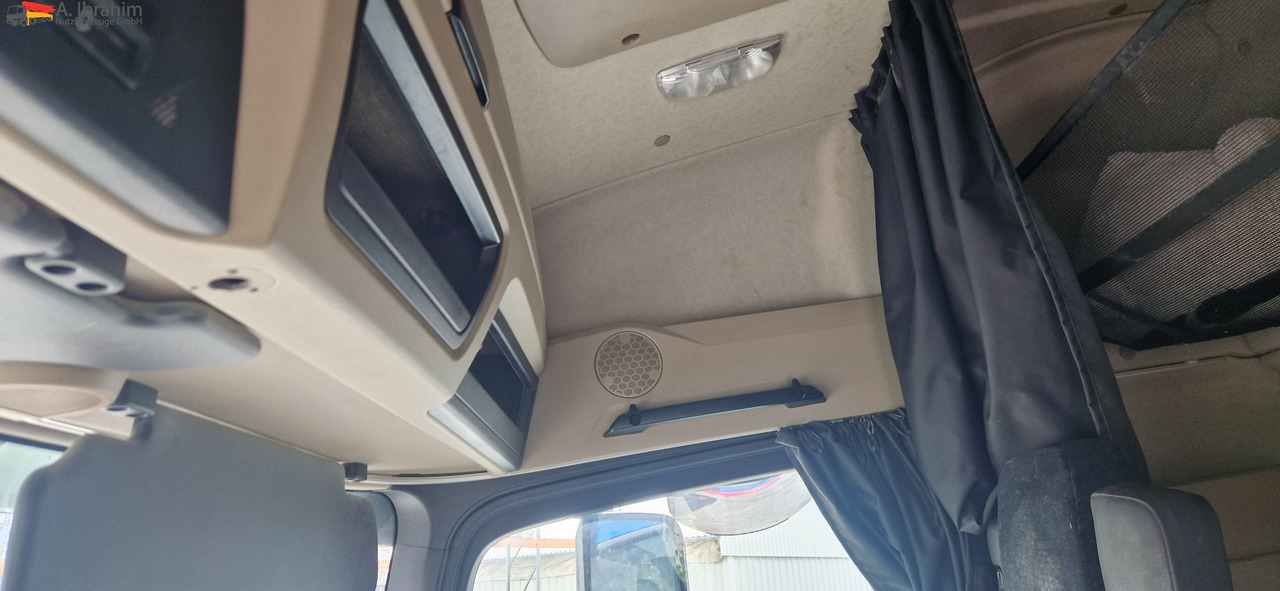 Mercedes-Benz 1843 DB 1843 mit PTU für Kompressor Unfall, bedingt fahrbereit. Video vorh. - Tractor unit: picture 2 Mercedes-Benz 1843 DB 1843 mit PTU für Kompressor Unfall, bedingt fahrbereit. Video vorh. - Tractor unit: picture 2