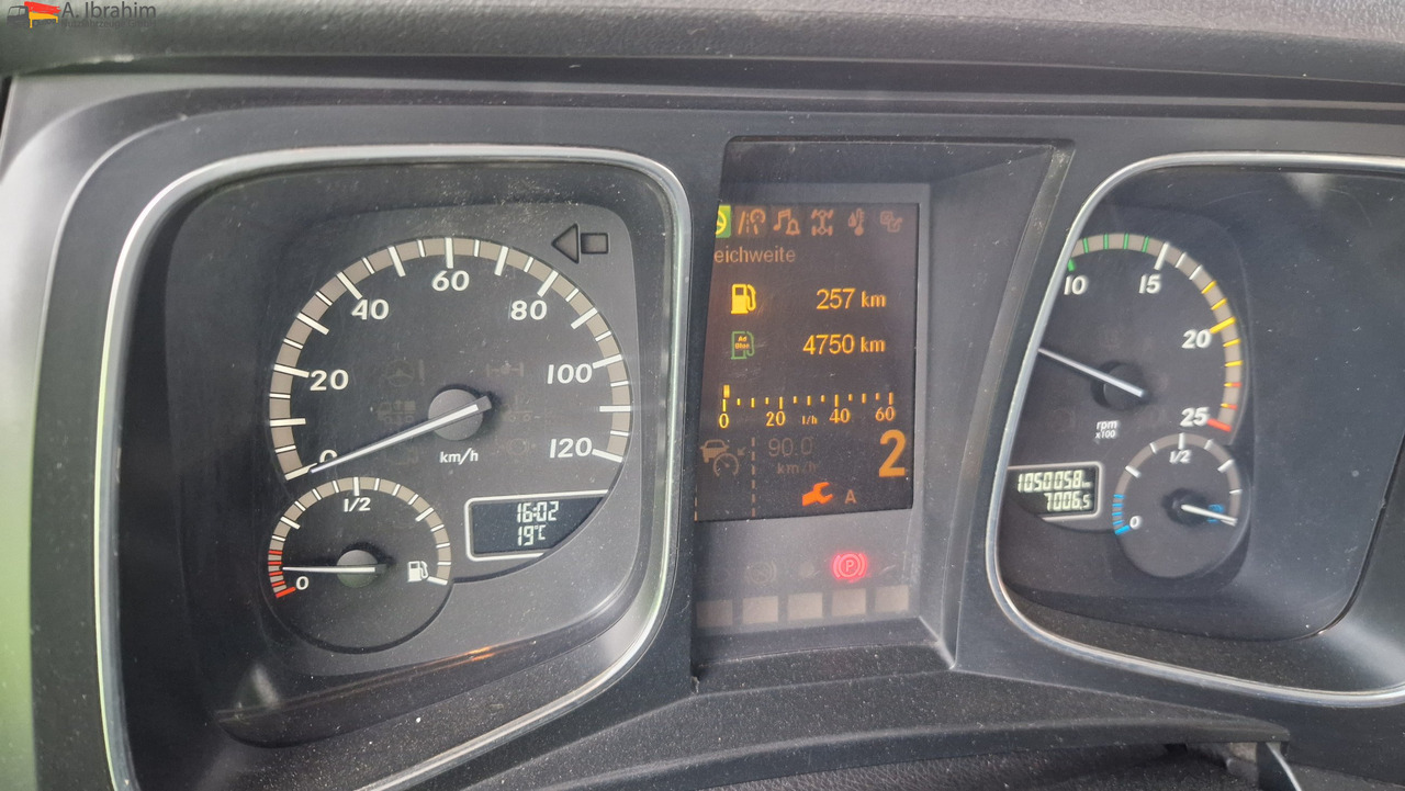 Mercedes-Benz DB 1842, Kipphydraulik - Tractor unit: picture 2 Mercedes-Benz DB 1842, Kipphydraulik - Tractor unit: picture 2