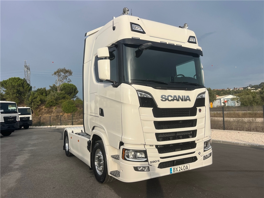 Scania S590 V8 / FULL AIR - Tractor unit: picture 3 Scania S590 V8 / FULL AIR - Tractor unit: picture 3