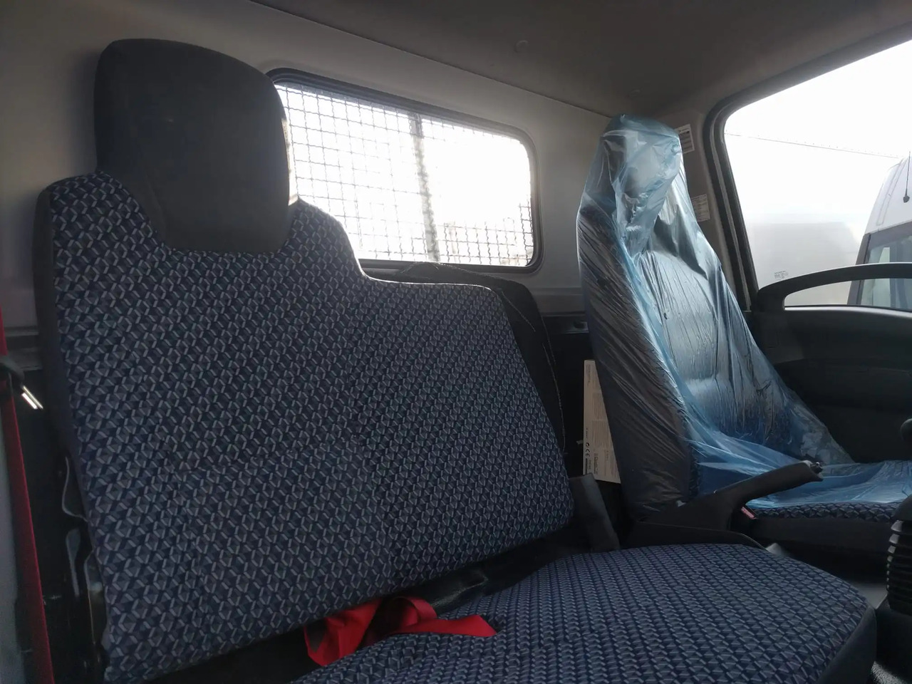 Tipper van ISUZU NNR M21 T: picture 12