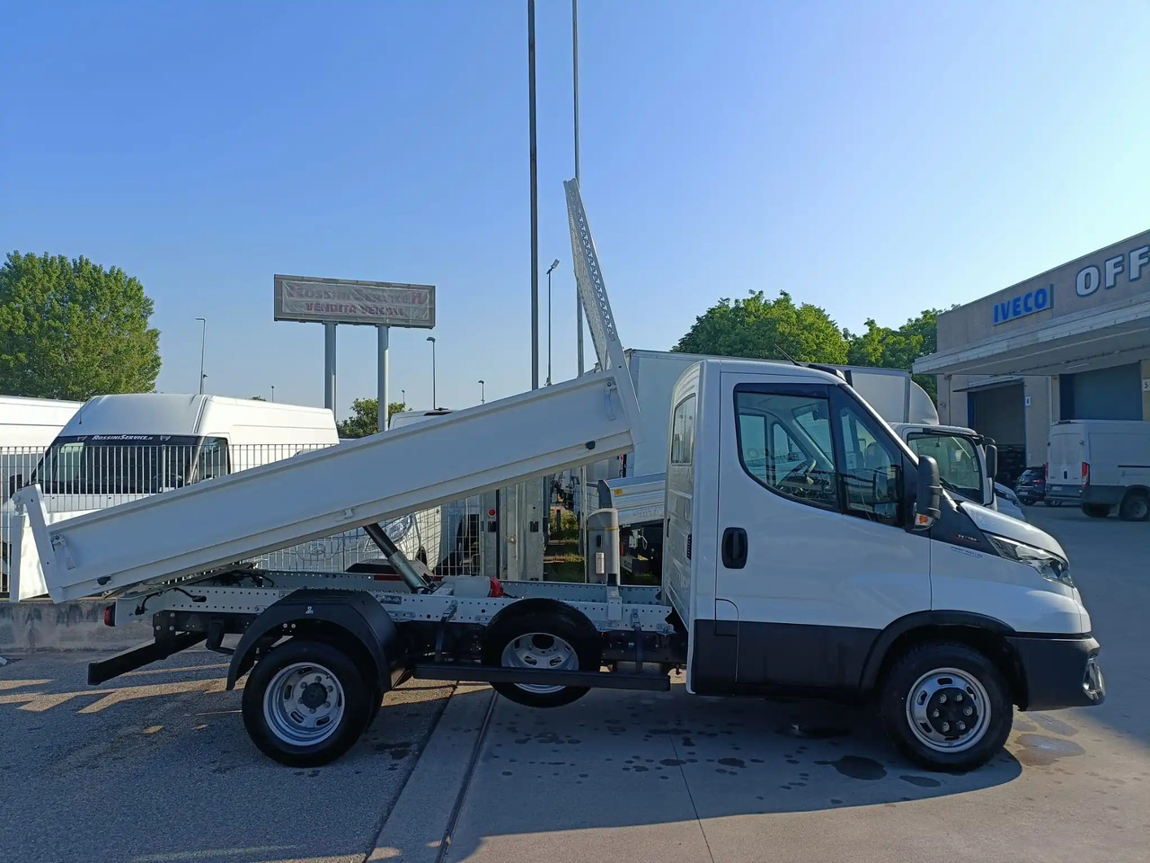IVECO DAILY 35C16 NUOVO 3.0 cc MOD: 2025 RIBALTABILE - Tipper van: picture 3 IVECO DAILY 35C16 NUOVO 3.0 cc MOD: 2025 RIBALTABILE - Tipper van: picture 3
