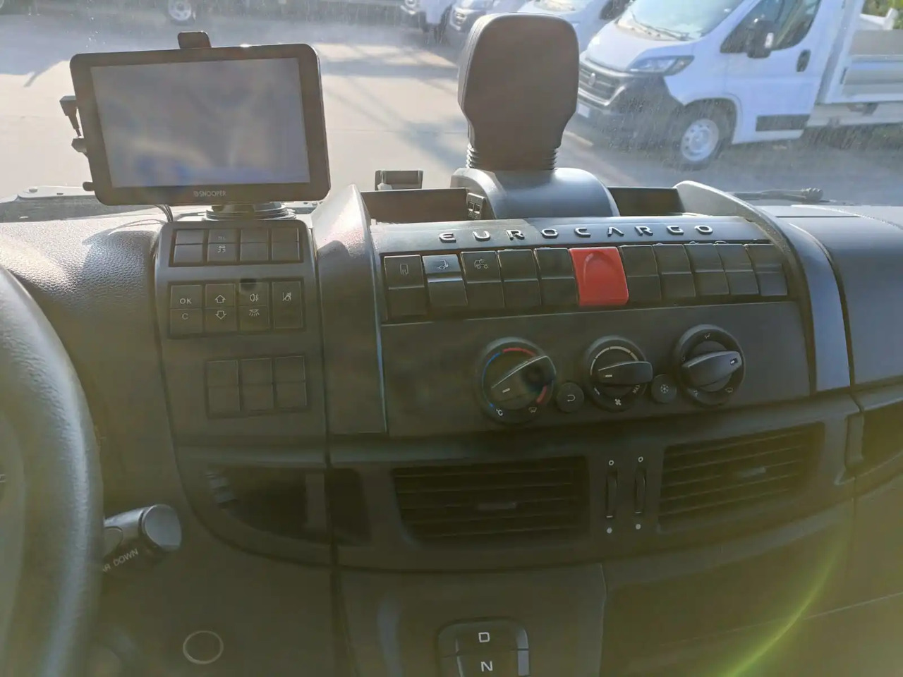 Curtainsider truck IVECO EUROCARGO 140E28P: picture 10