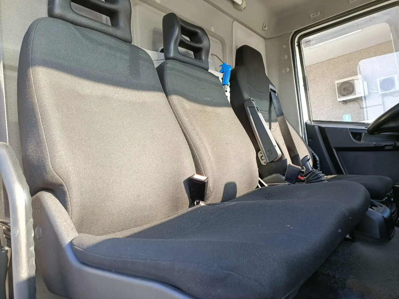 Curtainsider truck IVECO EUROCARGO 140E28P: picture 16