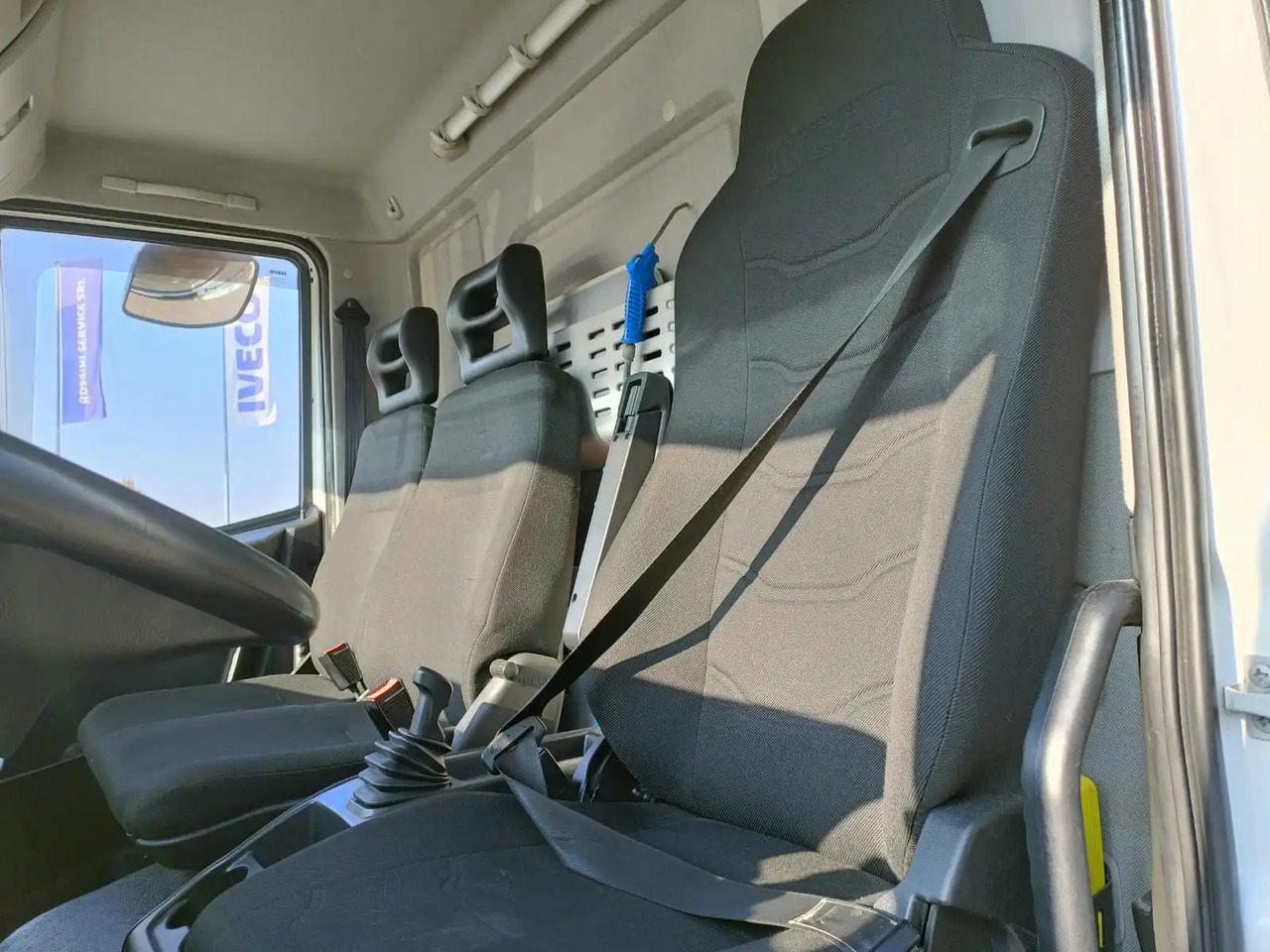 Curtainsider truck IVECO EUROCARGO 140E28P: picture 14