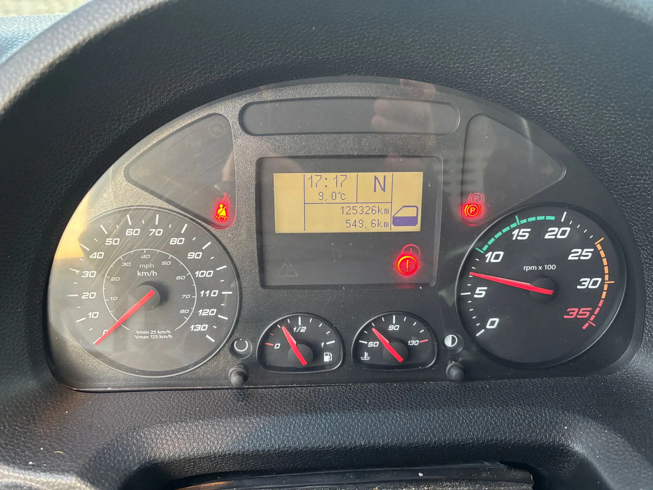 IVECO EUROCARGO 75E19P - Box truck: picture 3 IVECO EUROCARGO 75E19P - Box truck: picture 3