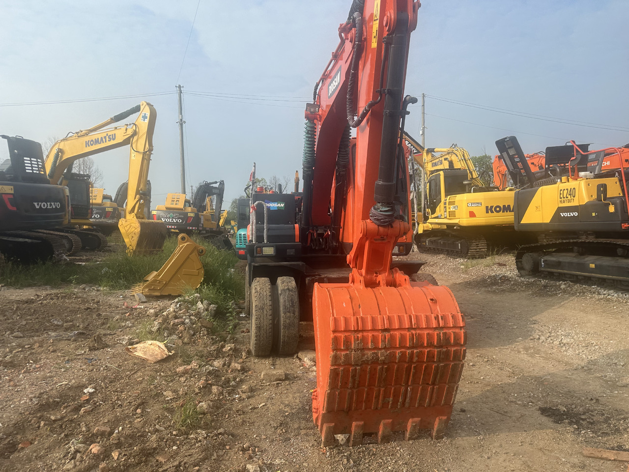 Doosan DX150W-9C - Wheel excavator: picture 3 Doosan DX150W-9C - Wheel excavator: picture 3