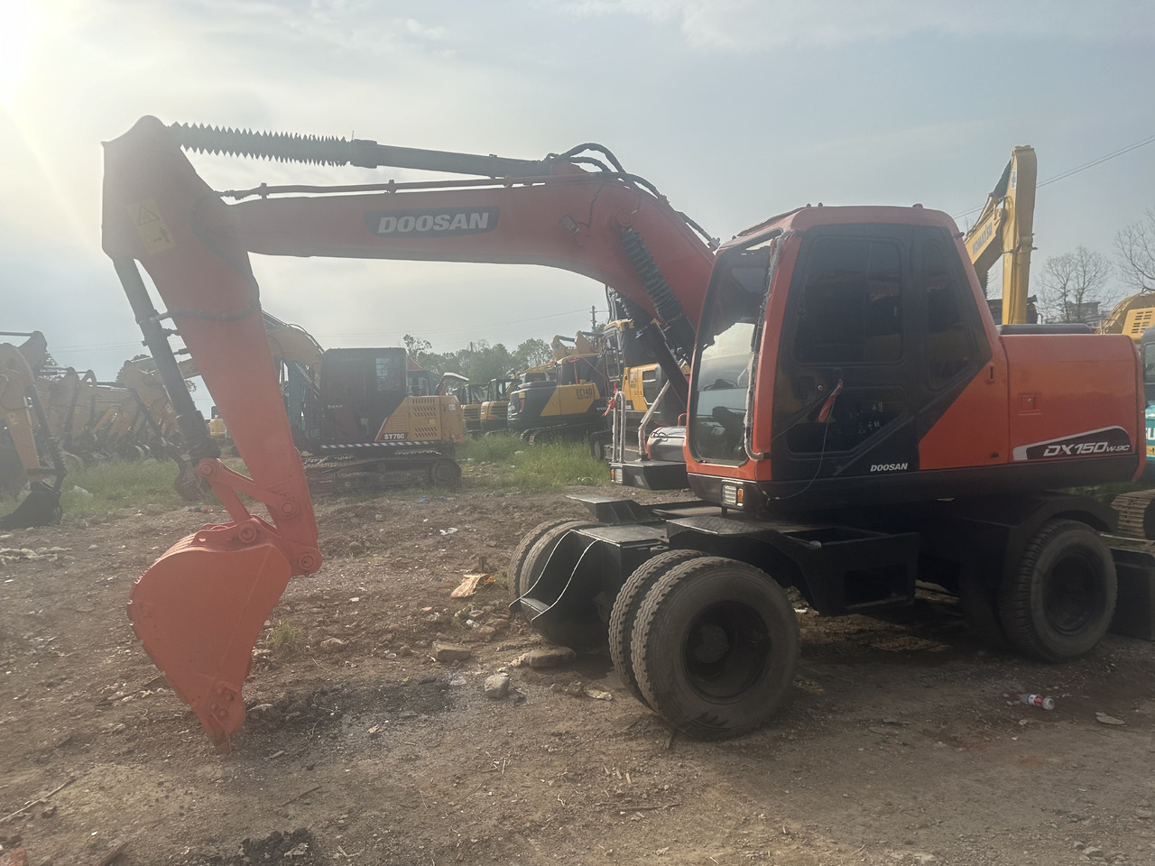 Doosan DX150W-9C - Wheel excavator: picture 1 Doosan DX150W-9C - Wheel excavator: picture 1