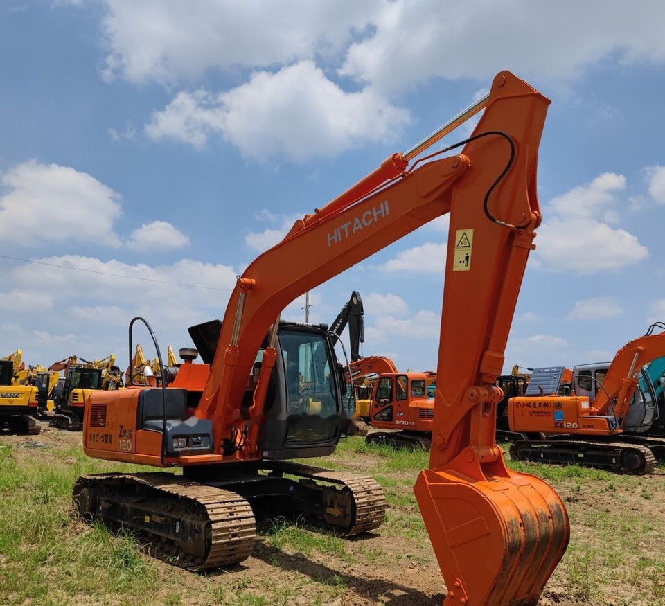 Hitachi ZX120 - Crawler excavator: picture 2 Hitachi ZX120 - Crawler excavator: picture 2