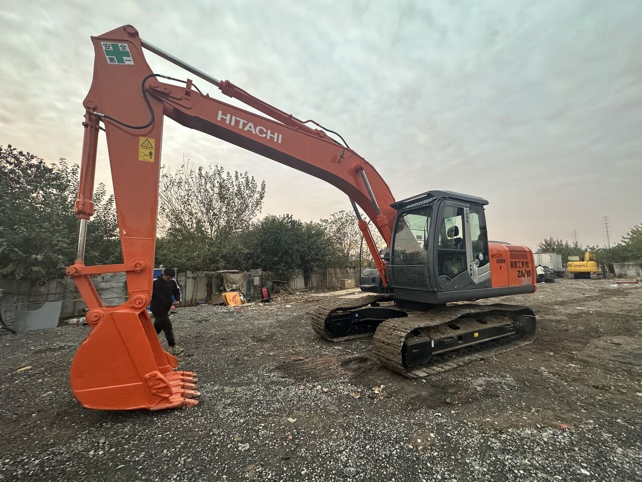Crawler excavator Hitachi ZX200-3: picture 6