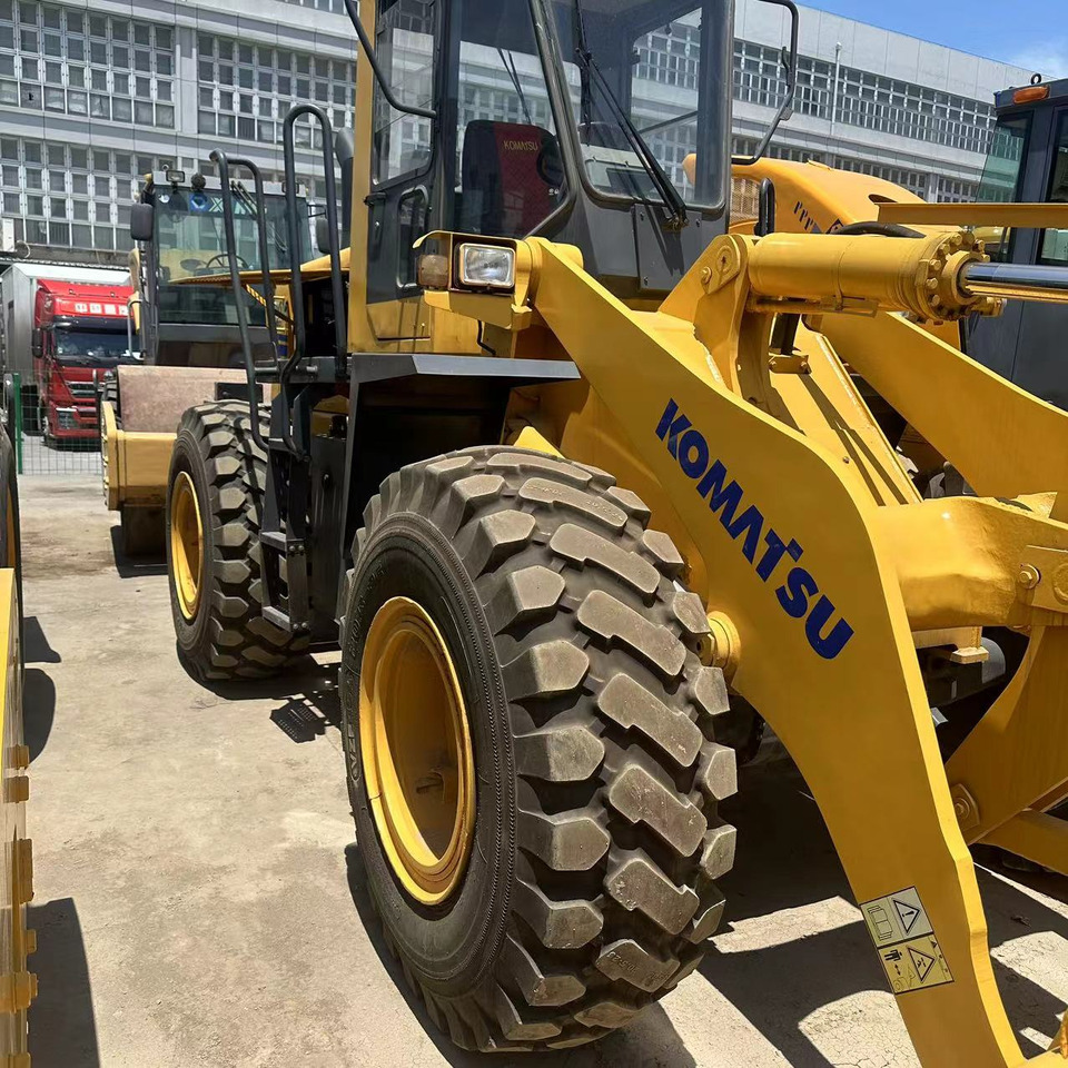 Komatsu WA320 - Wheel loader: picture 2 Komatsu WA320 - Wheel loader: picture 2