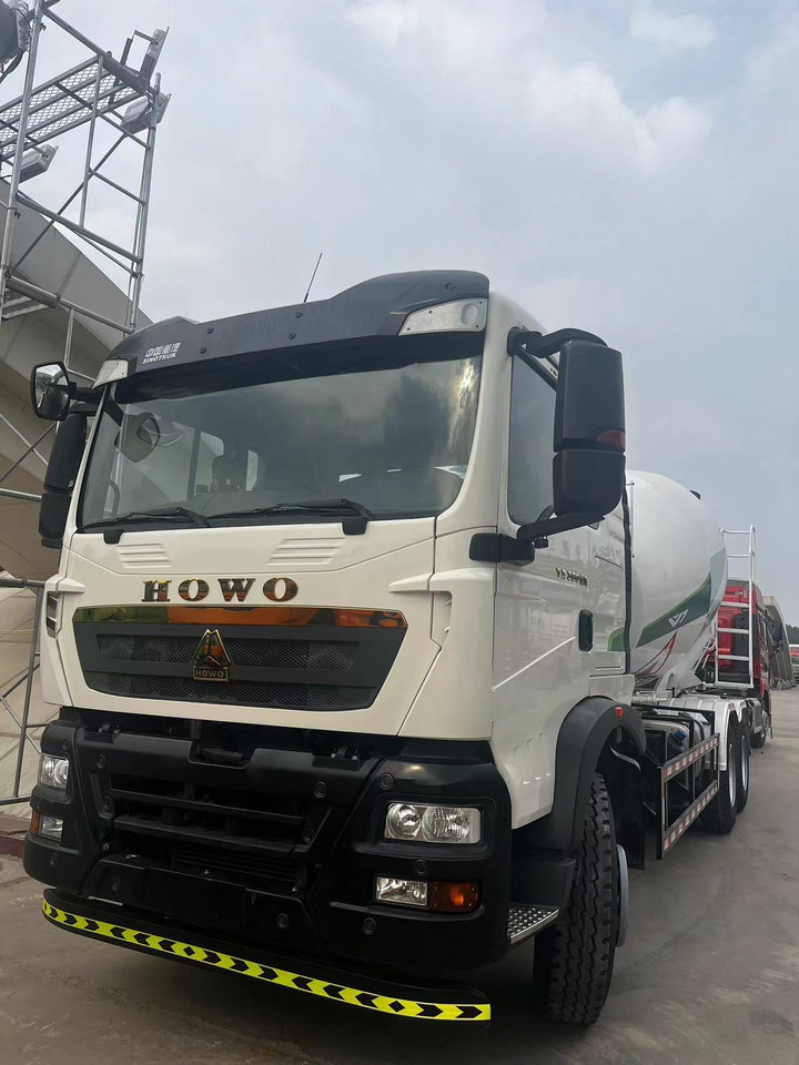 Sinotruk Howo TX350 Mixer truck - Concrete mixer truck: picture 4 Sinotruk Howo TX350 Mixer truck - Concrete mixer truck: picture 4