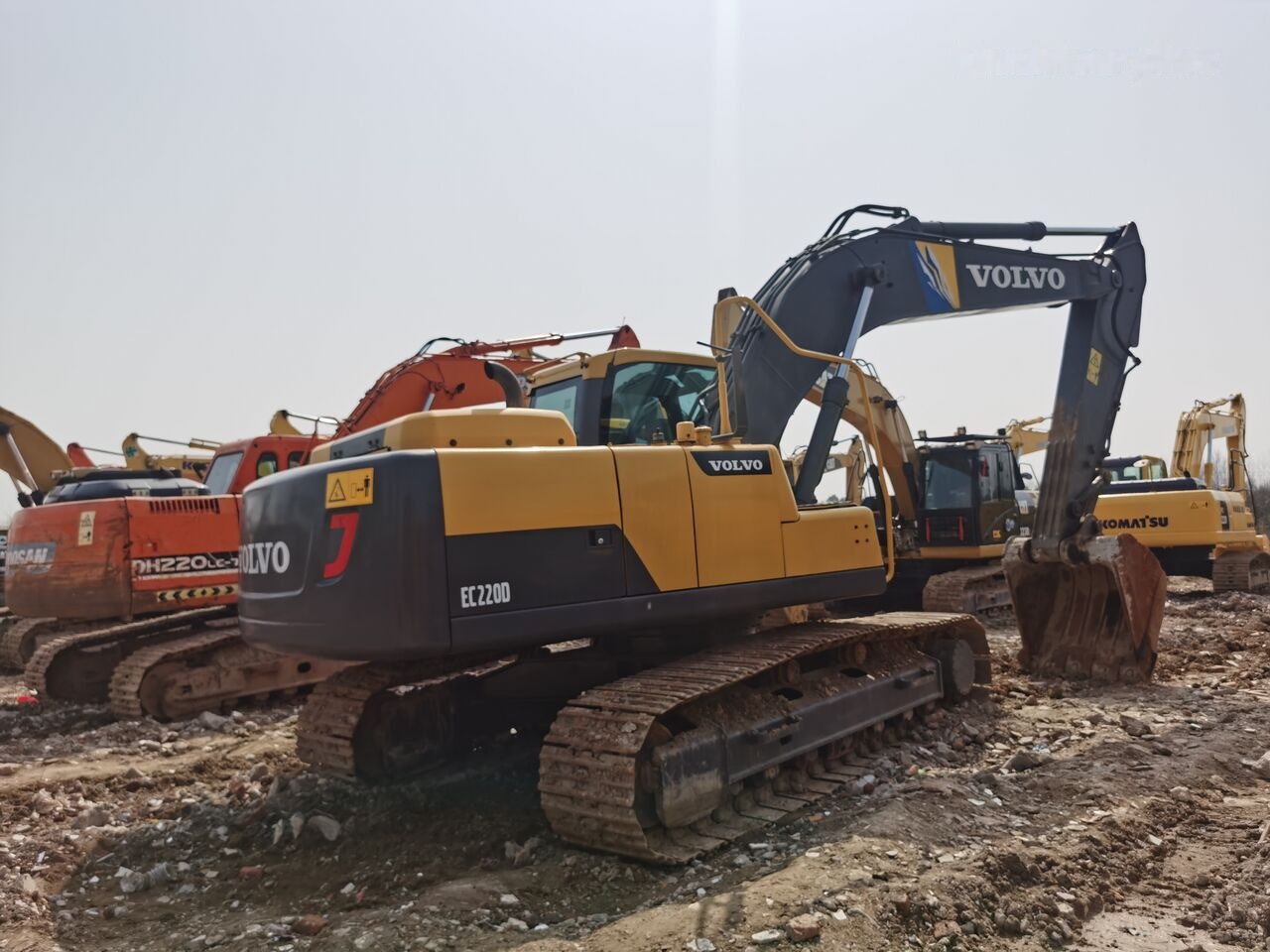 Crawler excavator Volvo EC220: picture 8