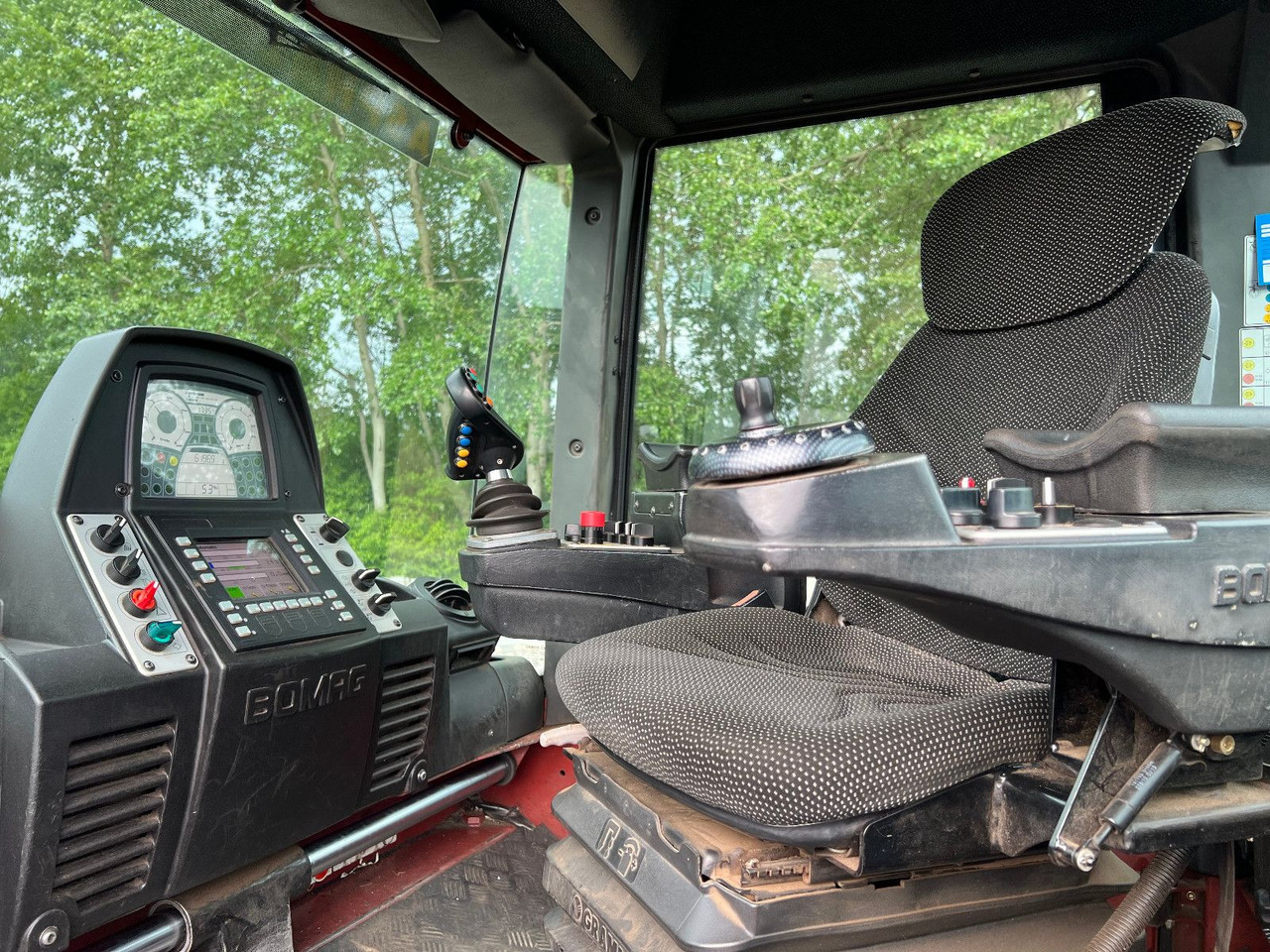 BOMAG BW 154 AP-4 AM mit Splitstreuer - Road roller: picture 5 BOMAG BW 154 AP-4 AM mit Splitstreuer - Road roller: picture 5