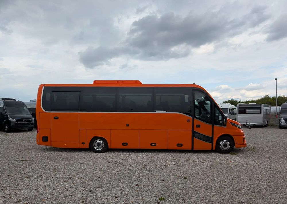 Iveco Daily - Bus: picture 4 Iveco Daily - Bus: picture 4