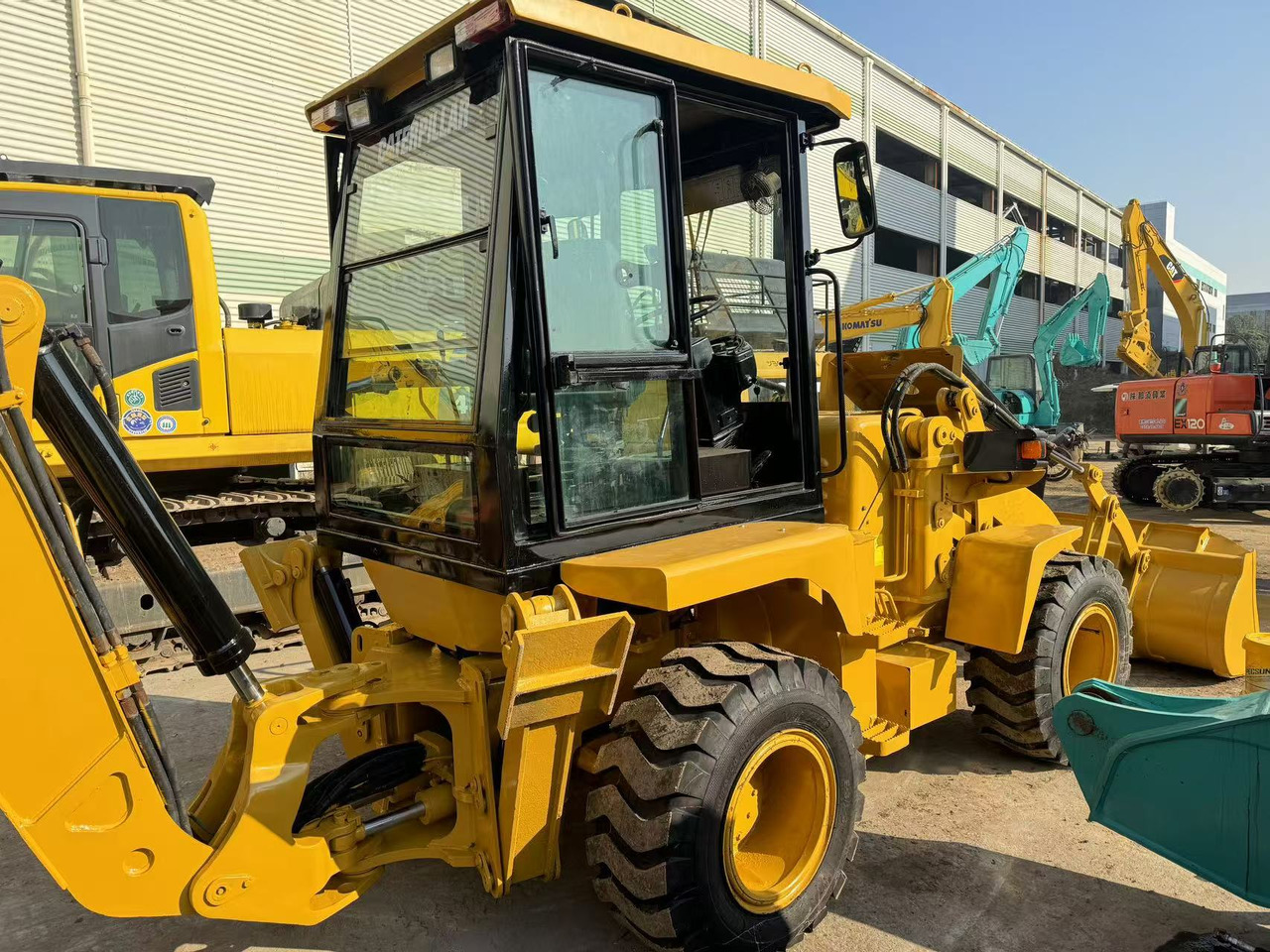 CAT 420F CHINA MADE - Backhoe loader: picture 2 CAT 420F CHINA MADE - Backhoe loader: picture 2
