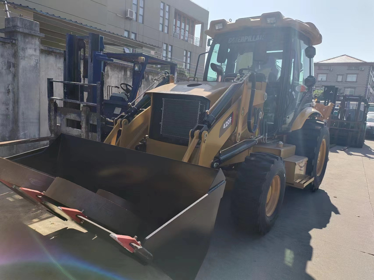 CATERPILLAR 420F - Backhoe loader: picture 2 CATERPILLAR 420F - Backhoe loader: picture 2