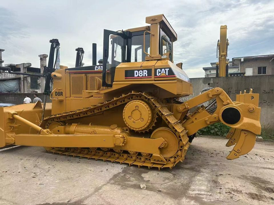 CATERPILLAR D8R - Bulldozer: picture 2 CATERPILLAR D8R - Bulldozer: picture 2