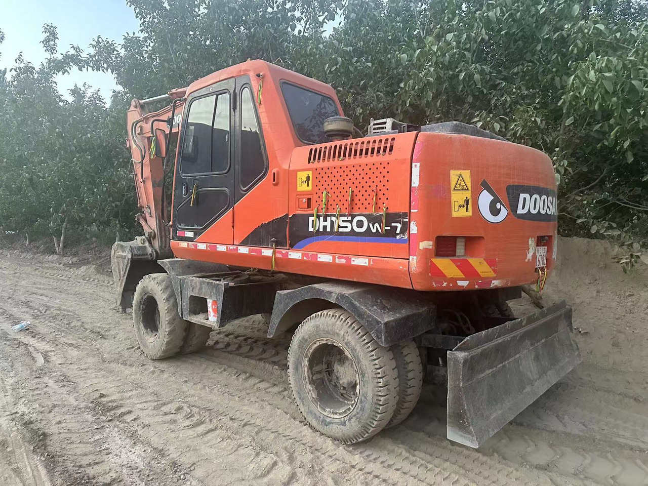 DOOSAN DH150W-7 - Wheel excavator: picture 1 DOOSAN DH150W-7 - Wheel excavator: picture 1