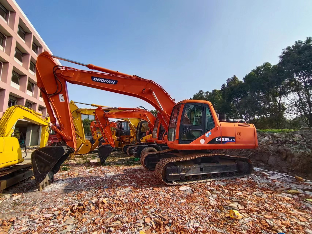DOOSAN DH225LC-7 - Crawler excavator: picture 1 DOOSAN DH225LC-7 - Crawler excavator: picture 1
