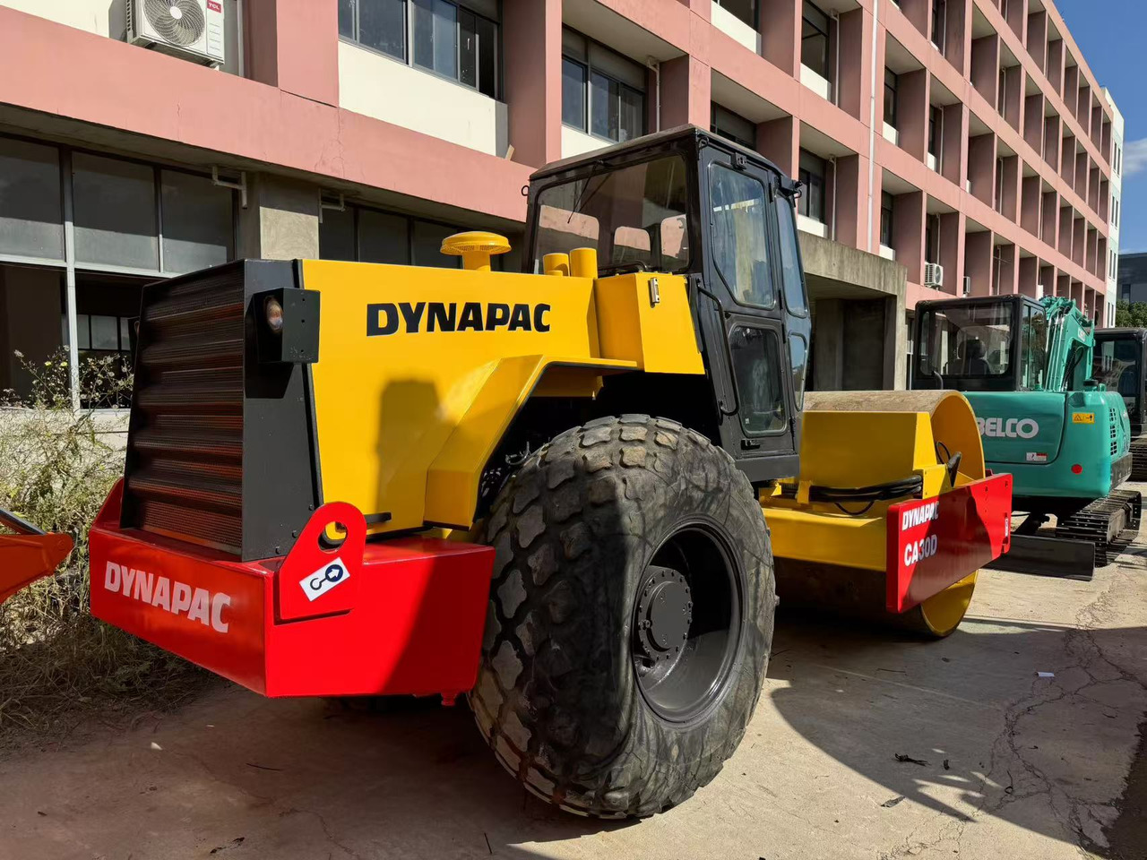 DYNAPAC CA30D - Compactor: picture 3 DYNAPAC CA30D - Compactor: picture 3