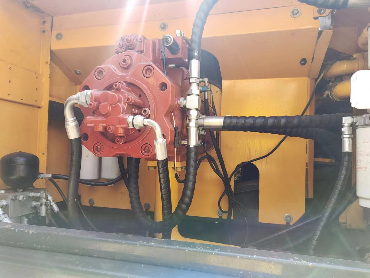 HYUNDAI R385LC-9T R305 R220 - Crawler excavator: picture 5 HYUNDAI R385LC-9T R305 R220 - Crawler excavator: picture 5