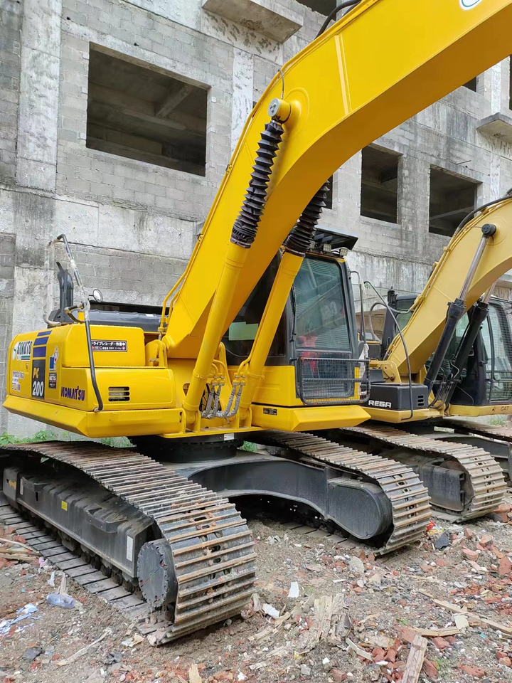 KOMATSU PC200-8 - Crawler excavator: picture 1 KOMATSU PC200-8 - Crawler excavator: picture 1