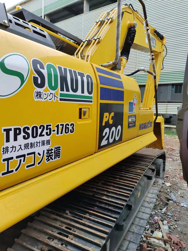 KOMATSU PC200-8 - Crawler excavator: picture 2 KOMATSU PC200-8 - Crawler excavator: picture 2