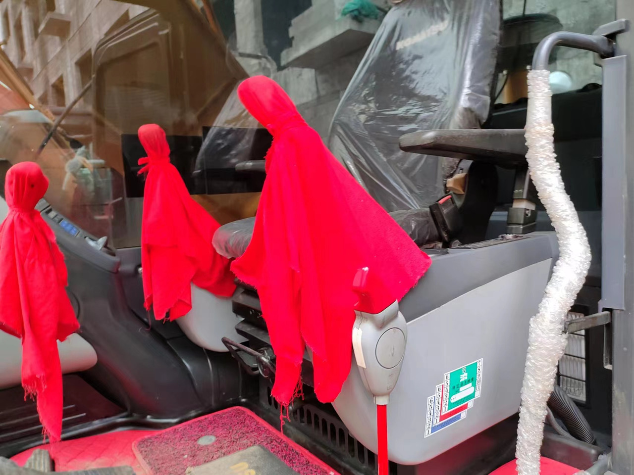 KOMATSU PC200-8 - Crawler excavator: picture 4 KOMATSU PC200-8 - Crawler excavator: picture 4