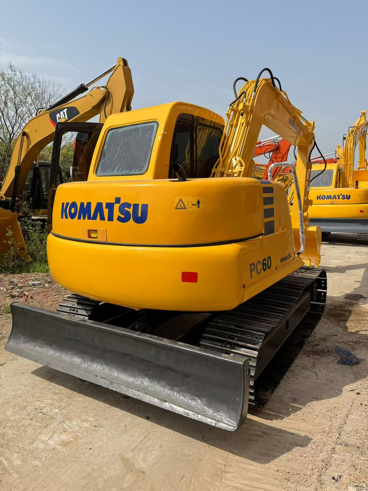 KOMATSU PC60-7 - Mini excavator: picture 3 KOMATSU PC60-7 - Mini excavator: picture 3